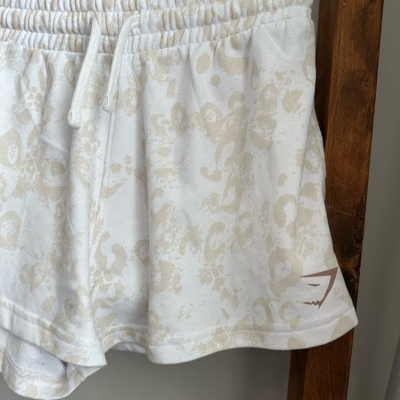 Gymshark Animal Graphic Short - Picture 9 of 13